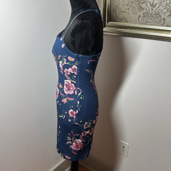 BCBGeneration floral print racer back blue fit mini dress Sz 2 - Picture 5 of 9